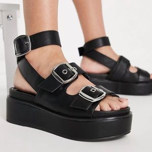 Sandals Fit Thistle chunky buckle flatform sandal in...